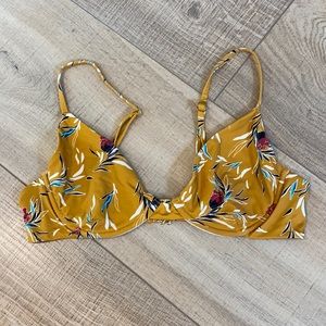 BeachRiot bikini top